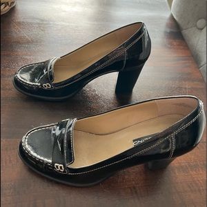 Bandolino Black-Patent, Heeled Loafers.